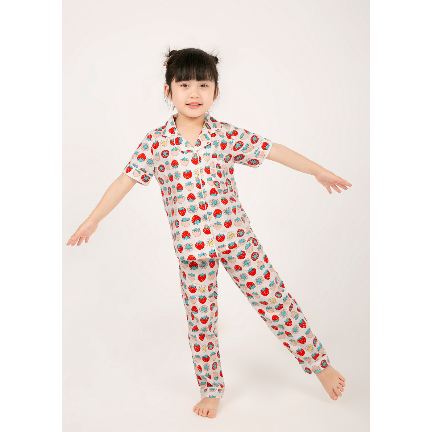 Pijama bé gái áo cộc quần dài hình quả dâu đỏ