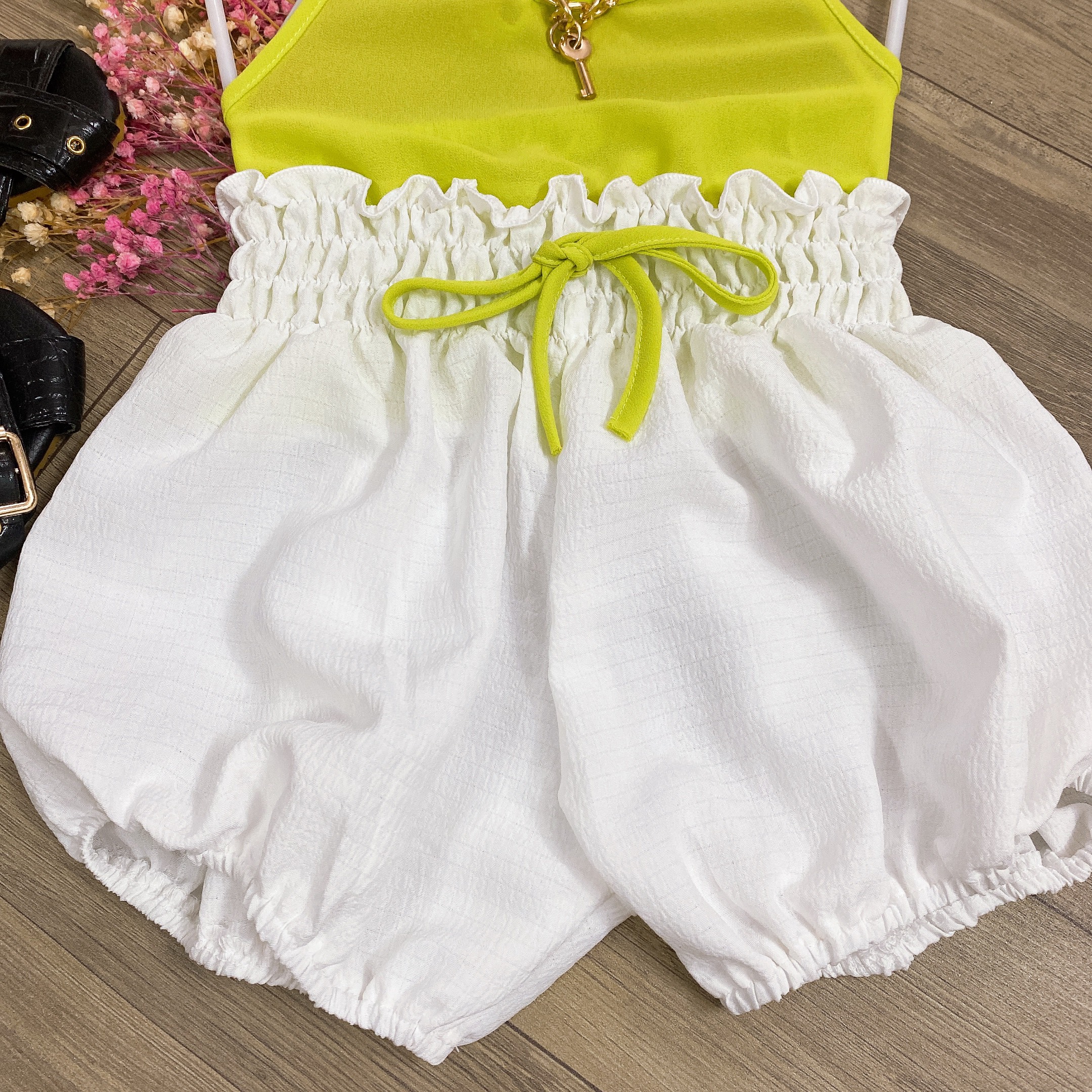 Bộ đồ bé gái yếm bí xanh chuối 8-23kg Angel Baby Thời Trang Thiết Kế