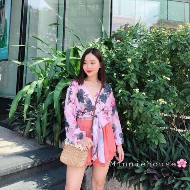 Set áo in hoa cột eo và quần ngắn bèo cực xinh bao chất