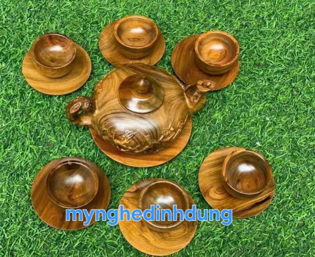 Bộ ấm chén bằng gỗ bách xanh thơm nức