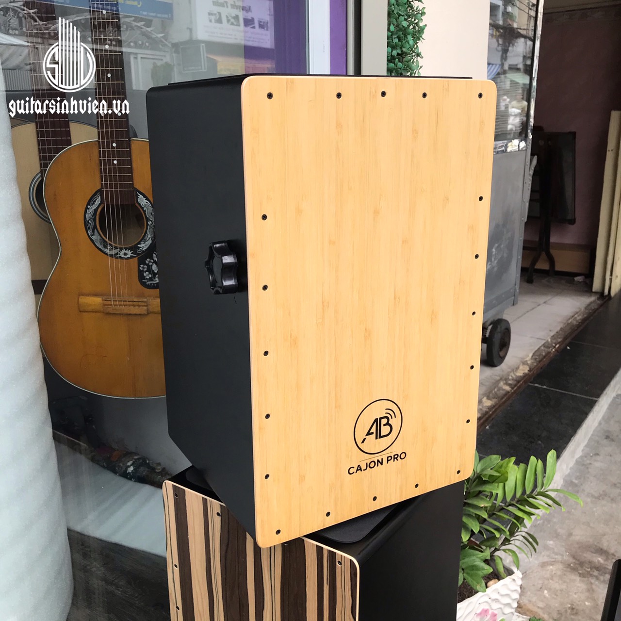 Trống cajon có tay vặn căn chỉnh AB AB02