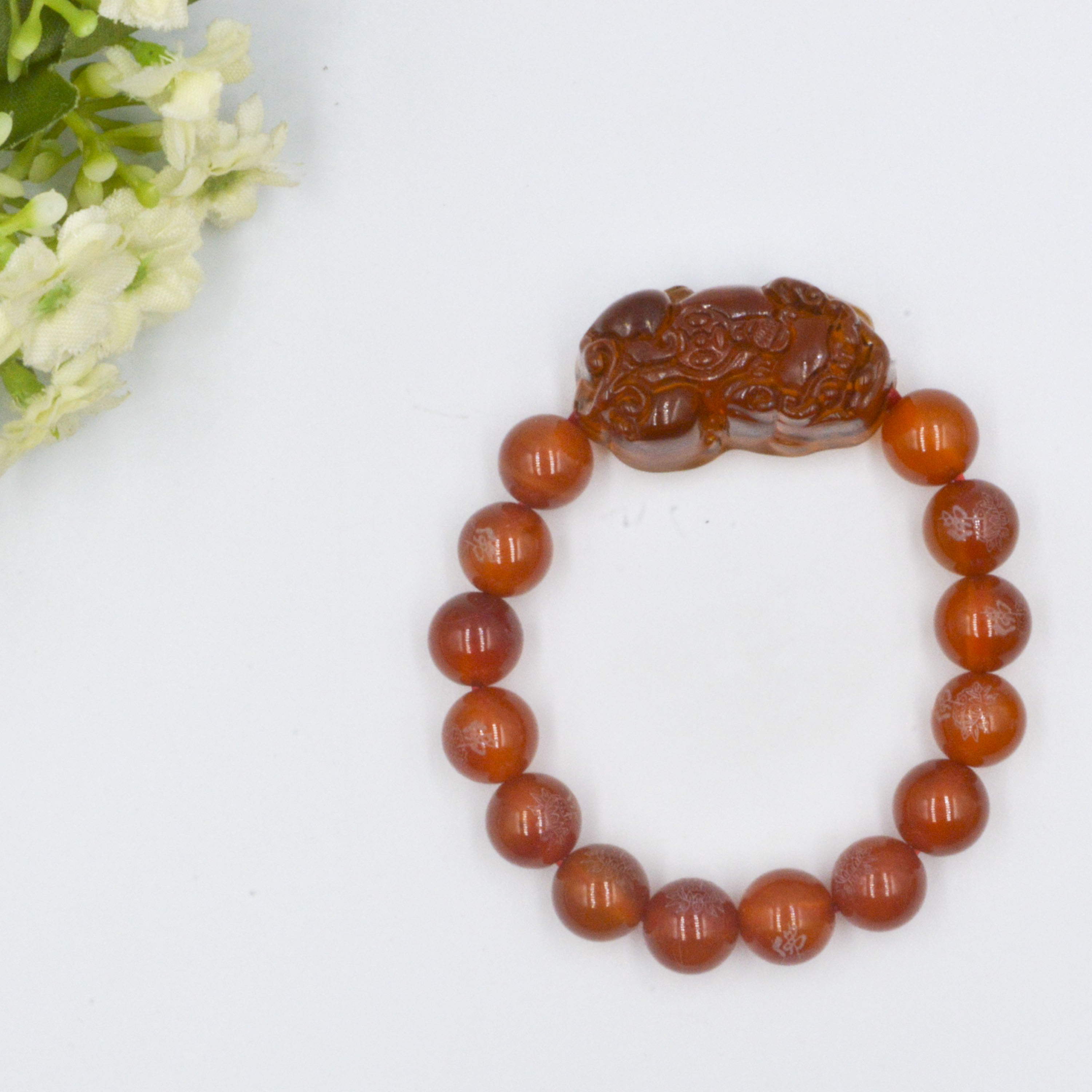 VÒNG TAY TỲ HƯU TOPAZ ĐỎ PHỐI MÃ NÃO ĐỎ KHẮC HOA SEN 10 MM