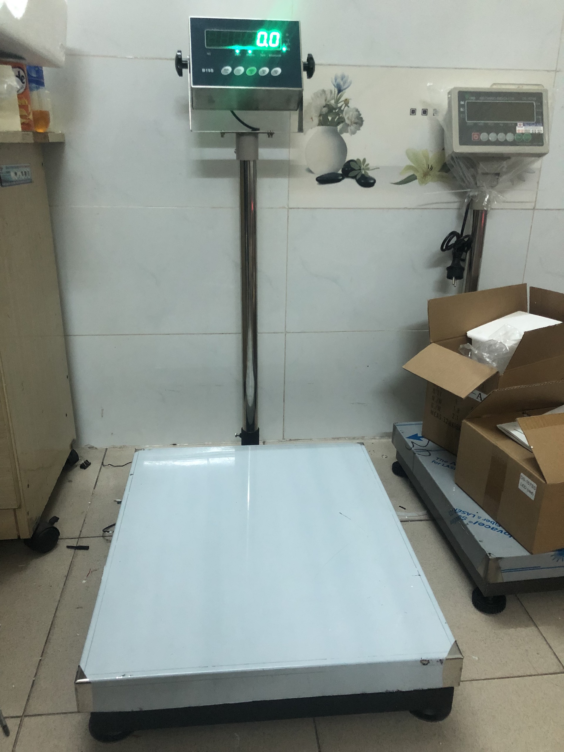 Cân Bàn Điện Tử B19S USA 100 KG