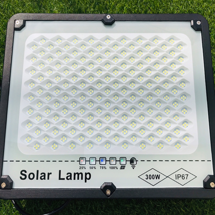 Đèn Năng Lượng Mặt Trời Chống Lóa 300W Vỏ Nhôm Nguyên Khối