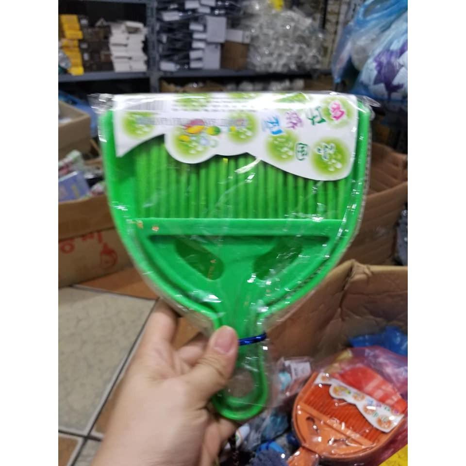 Bộ chổi quét bàn thờ, máy tính, bàn ghế