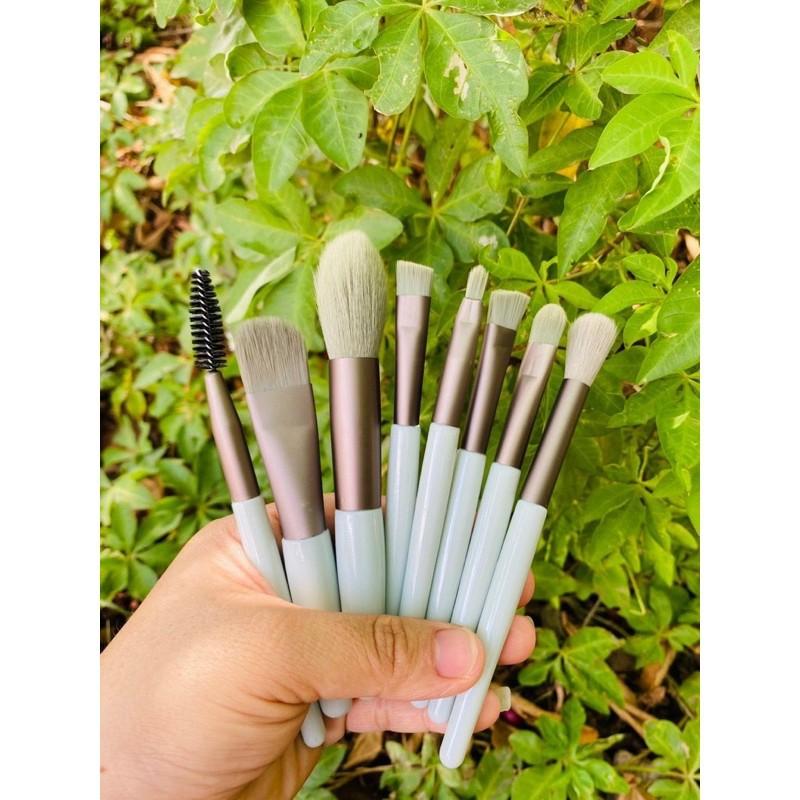 Set 8 cọ màu trang điểm pastel ulzzang kèm túi zip