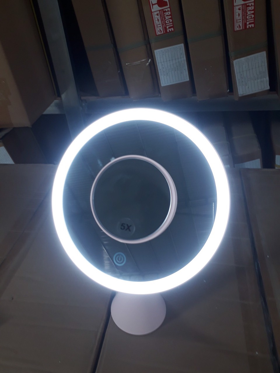 Gương trang điểm đặt bàn tròn có đèn led RM282-SL
