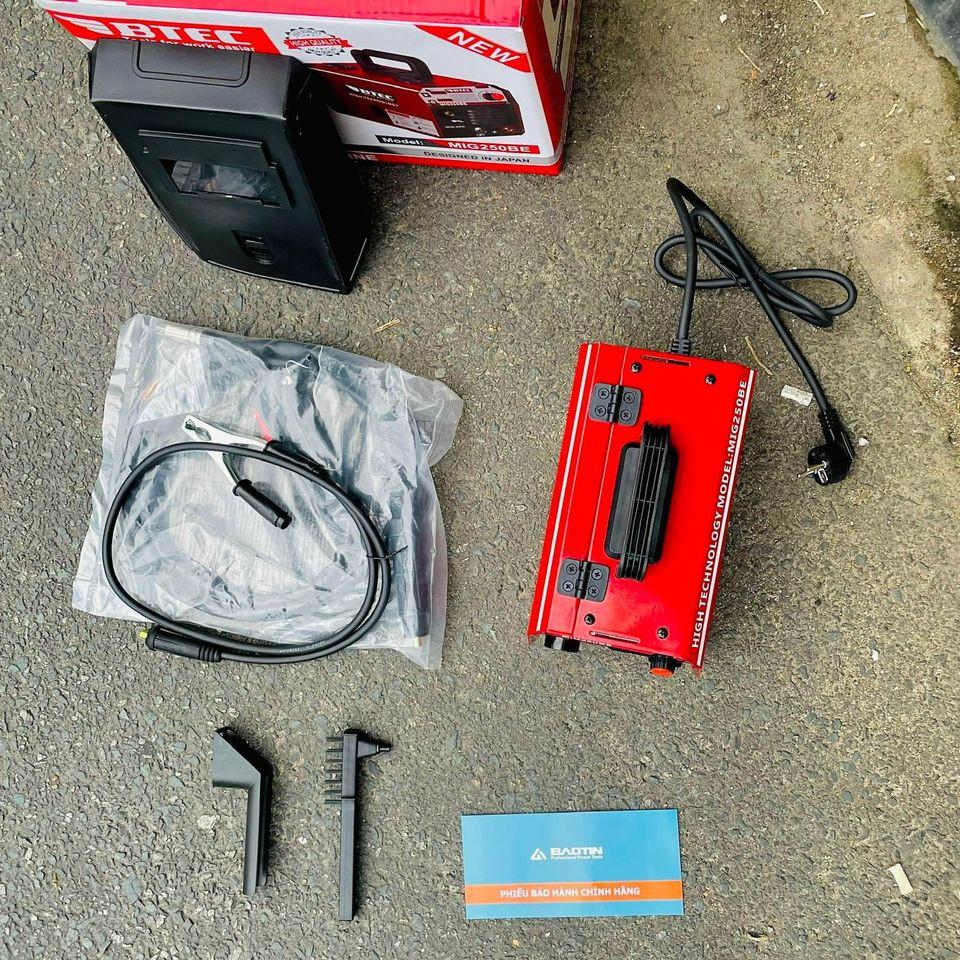 MÁY HÀN MIG KHÔNG DÙNG KHÍ/QUE (CUỘN DÂY 1KG) 250A BTEC MIG-250BE- HÀNG CHÍNH HÃNG