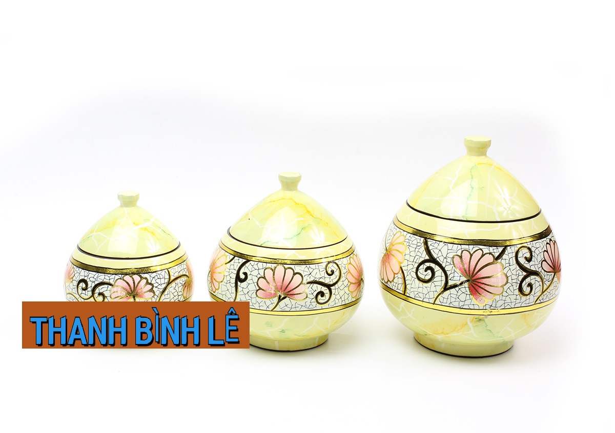 Hủ mận sơn mài họa tiết phong phú