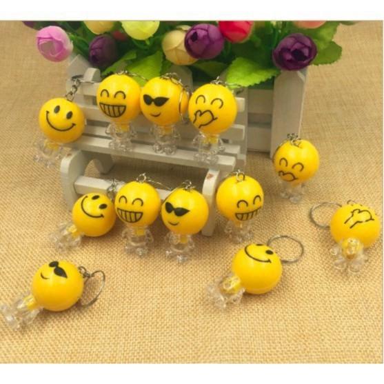 Móc khóa mặt cười Emoji có đèn phát sáng-Móc khóa mặt cười Emoji có đèn phát sáng-Móc khóa mặt cười Emoji có đèn phát sá