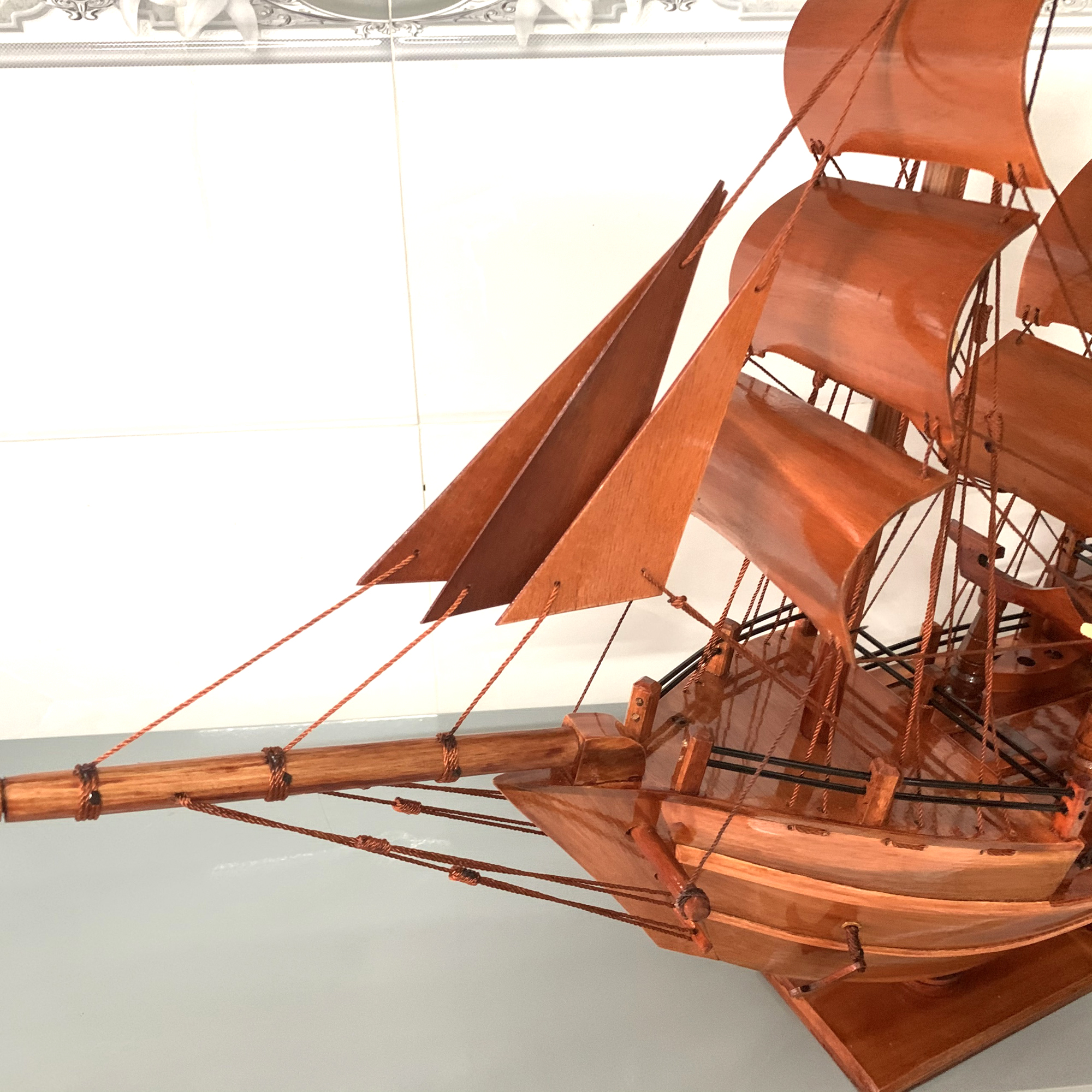 Mô hình tàu thuyền gỗ trang trí thuận buồm xuôi gió - Buồm gỗ - Thân tàu dài 60cm