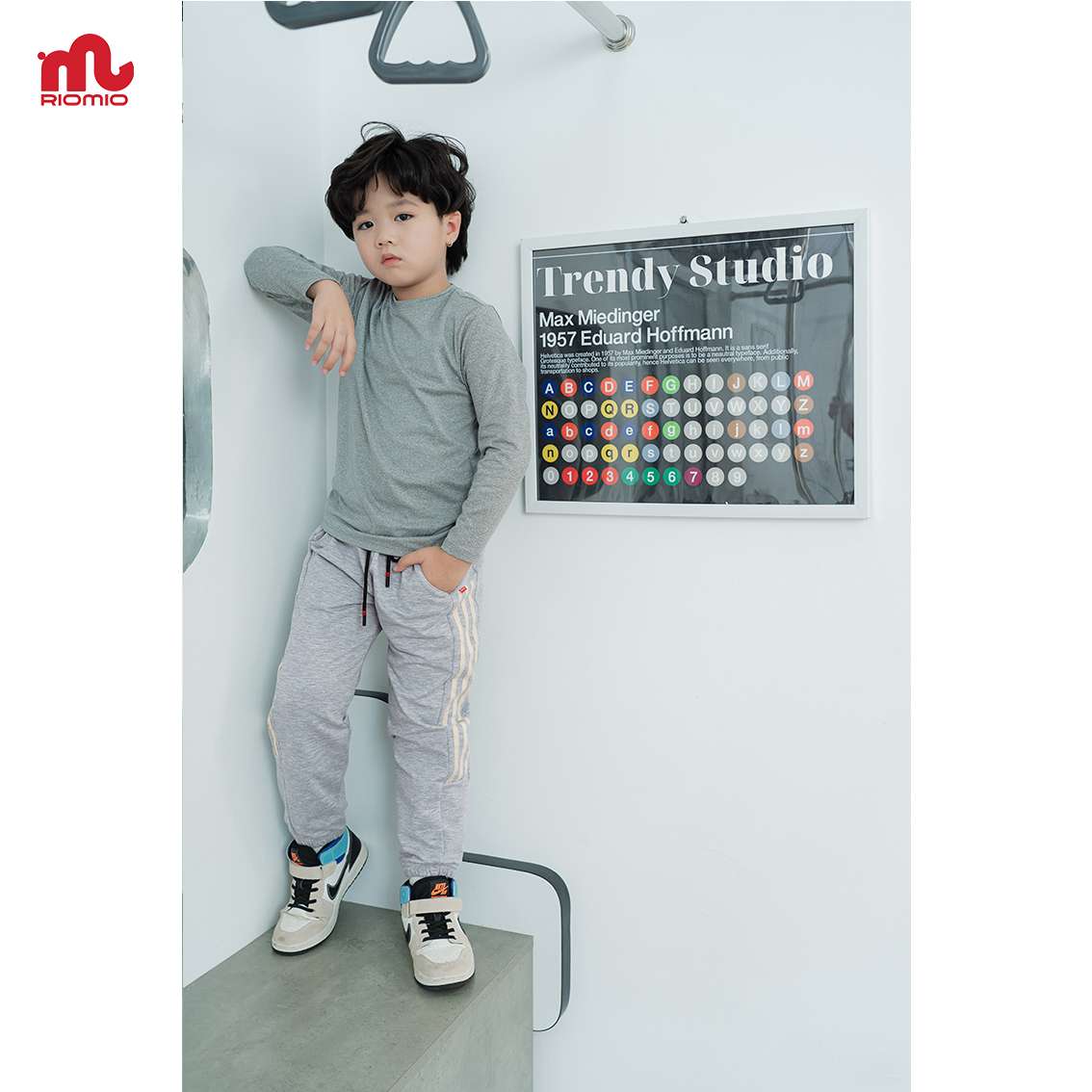 Quần nỉ da cá unisex 3 sọc Riomio 2-11 tuổi size (13-40kg) bé trai bé gái chất liệu mềm mại ấm áp đi chơi đi học - RQ320