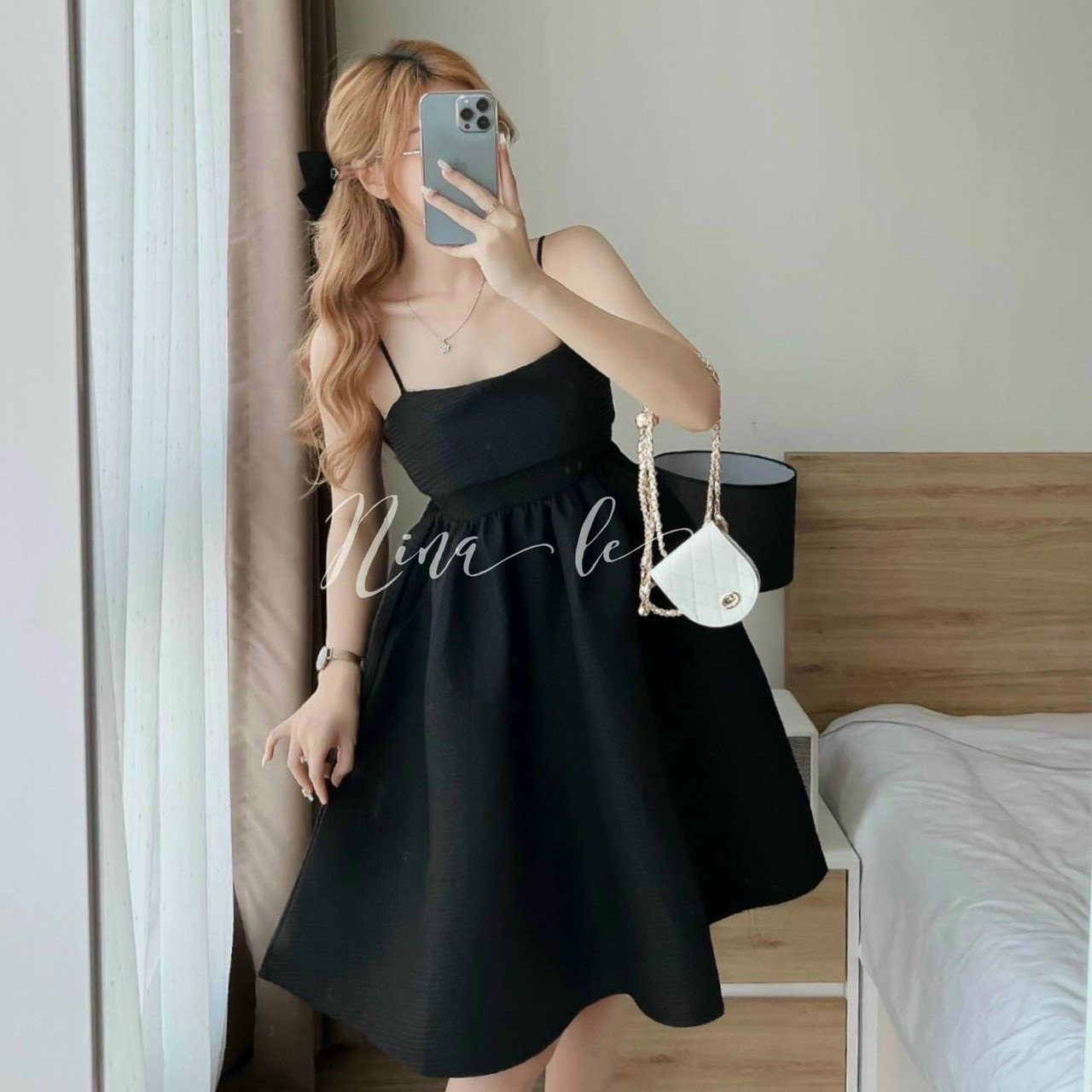 ĐẦM XÒE CỘT NƠ SAU CÓ MÚT