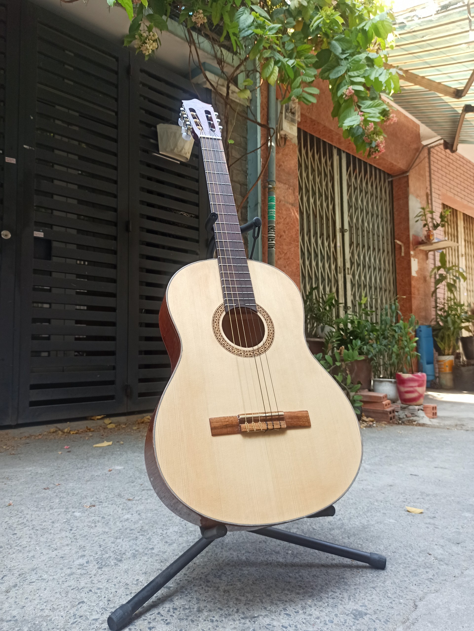 Đàn Guitar Dây Nylon classic Bấm Không Đau Tay MC 400