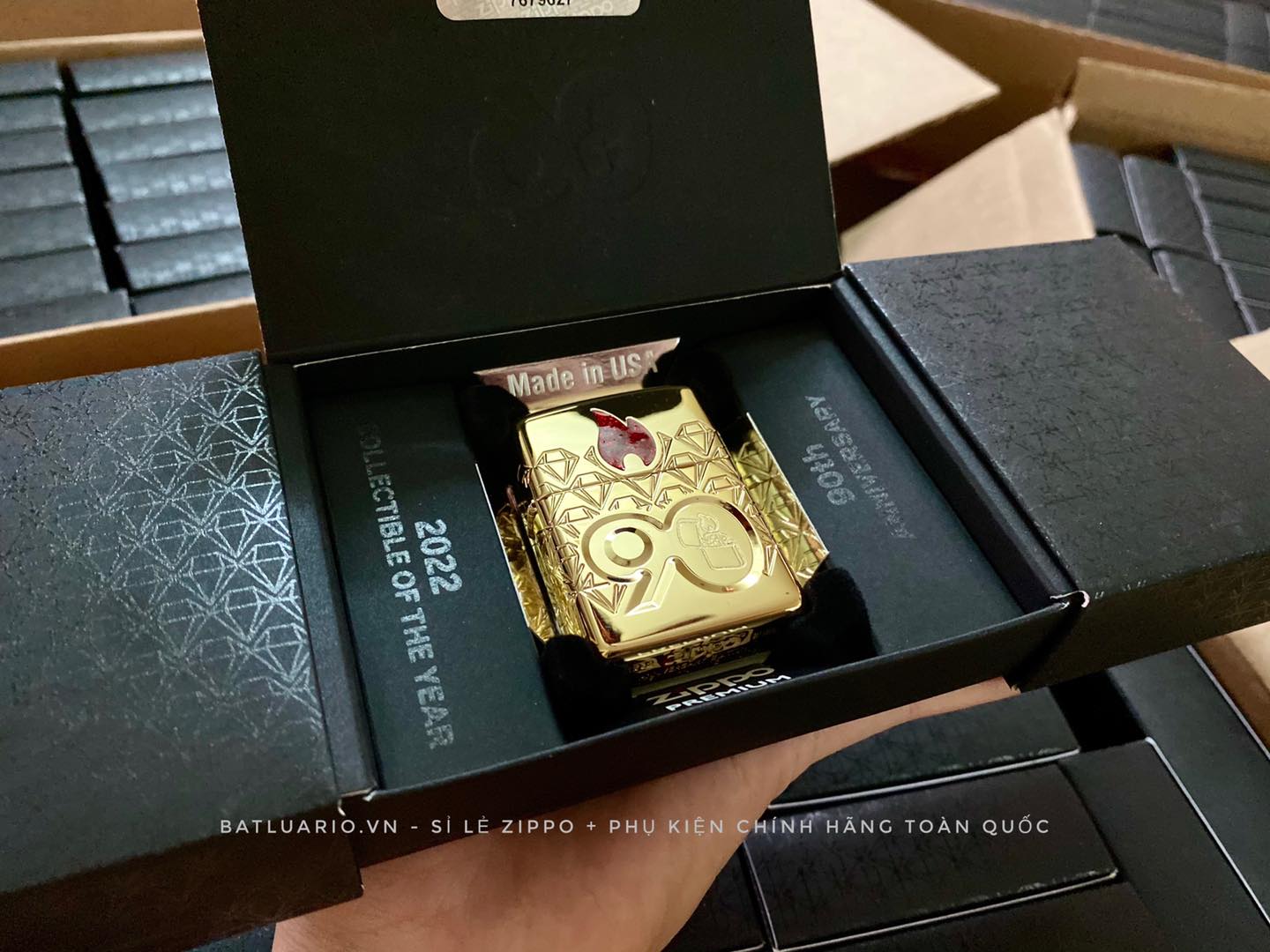 Bật Lửa Zippo 49866 – Zippo 90th Anniversary Limited Edition – Zippo 2022 Collectible Of The Year Asia – Gold Plated – Zippo Coty 2022 Asia