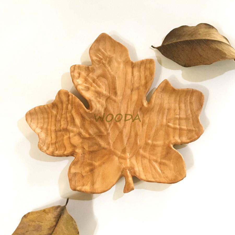Khay Gỗ Hình Lá Phong - Khay Gỗ Tần Bì Đựng Thức Ăn - Size 24x24cm