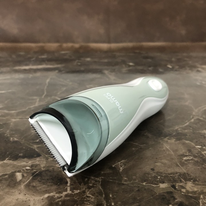 Tông đơ cắt tóc cho bé nhãn hiệu Super Mama SM-3689 tích hợp đầu hút tóc không gây ngứa, lưỡi cắt ceraramic- Hàng chính hãng