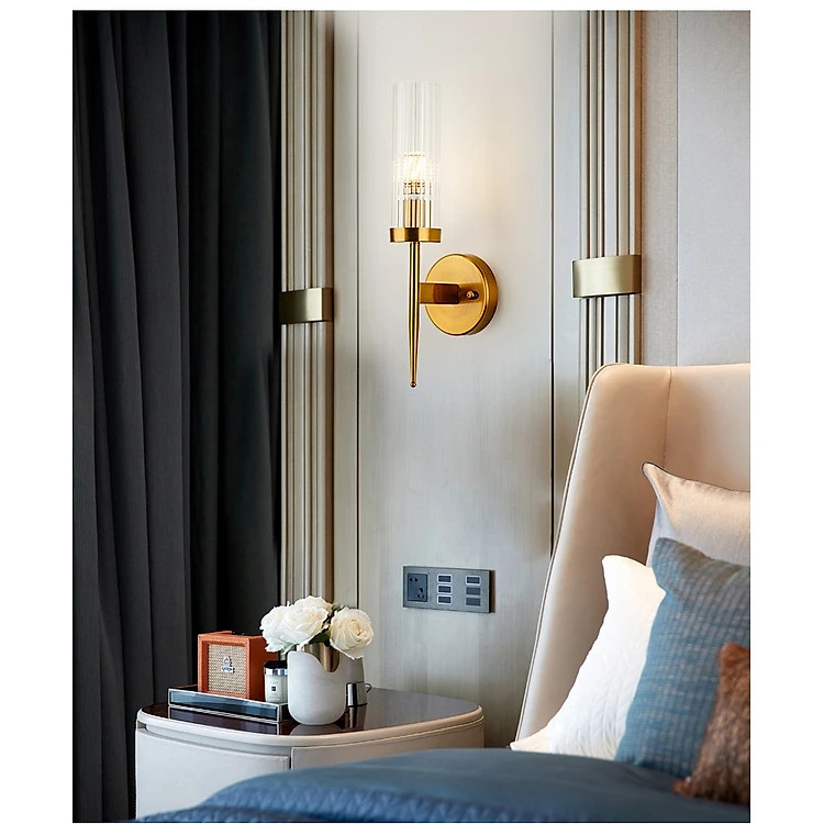 Đèn tường EORUT kiểu dáng sang trọng, tinh tế.