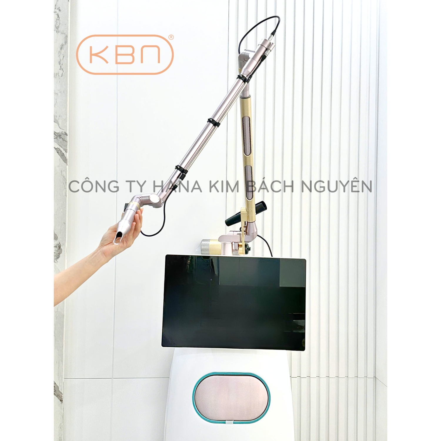 Máy Laser Picosure K670 Trục Khuỷu Loại Bỏ Sắc Tố Da, Xóa Xăm, Trị Nám, Trẻ Hóa