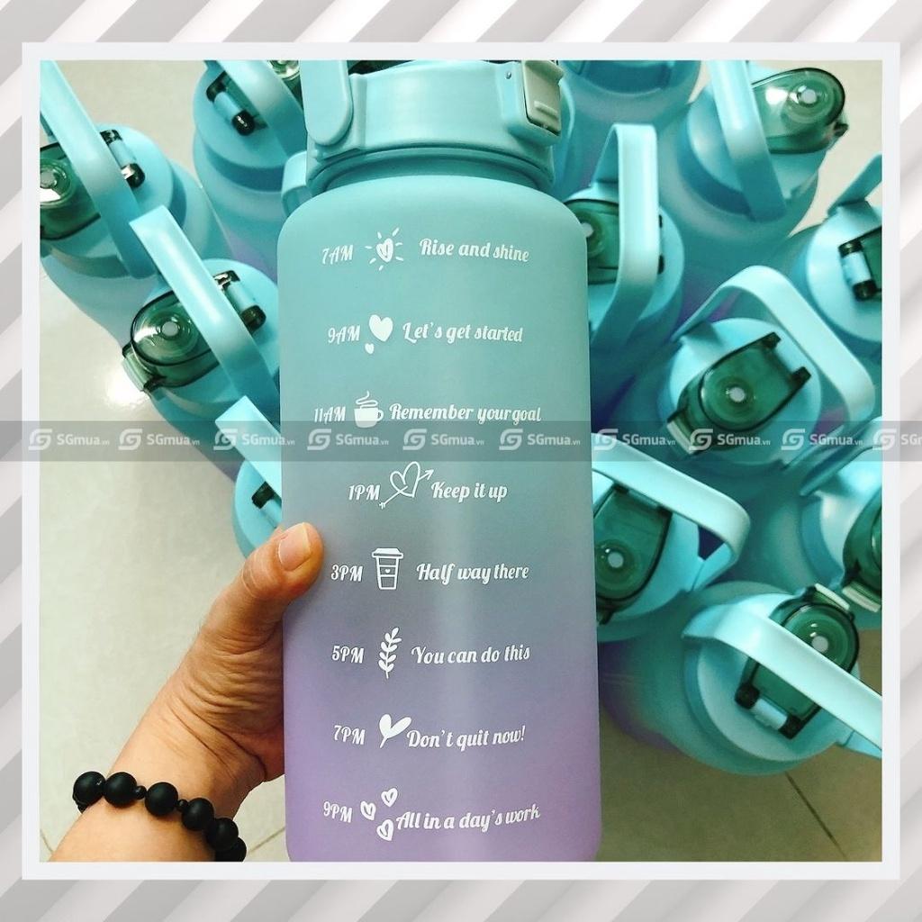 Bình nước thể thao 2L màu cầu vồng, có sticker dán kèm theo