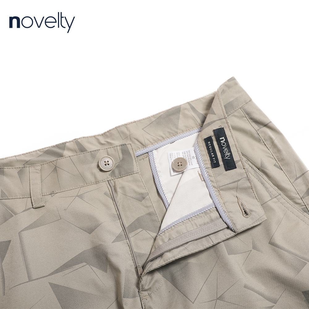 Quần short Khaki nam Novelty in họa tiết 2101390