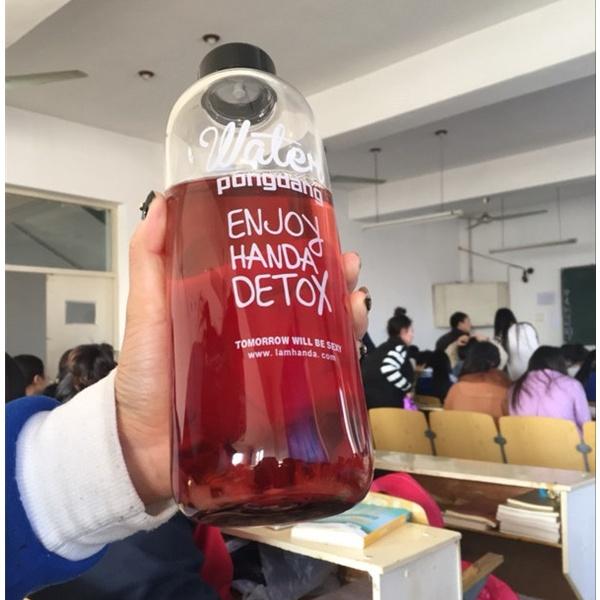 Bình dựng nước trong suốt