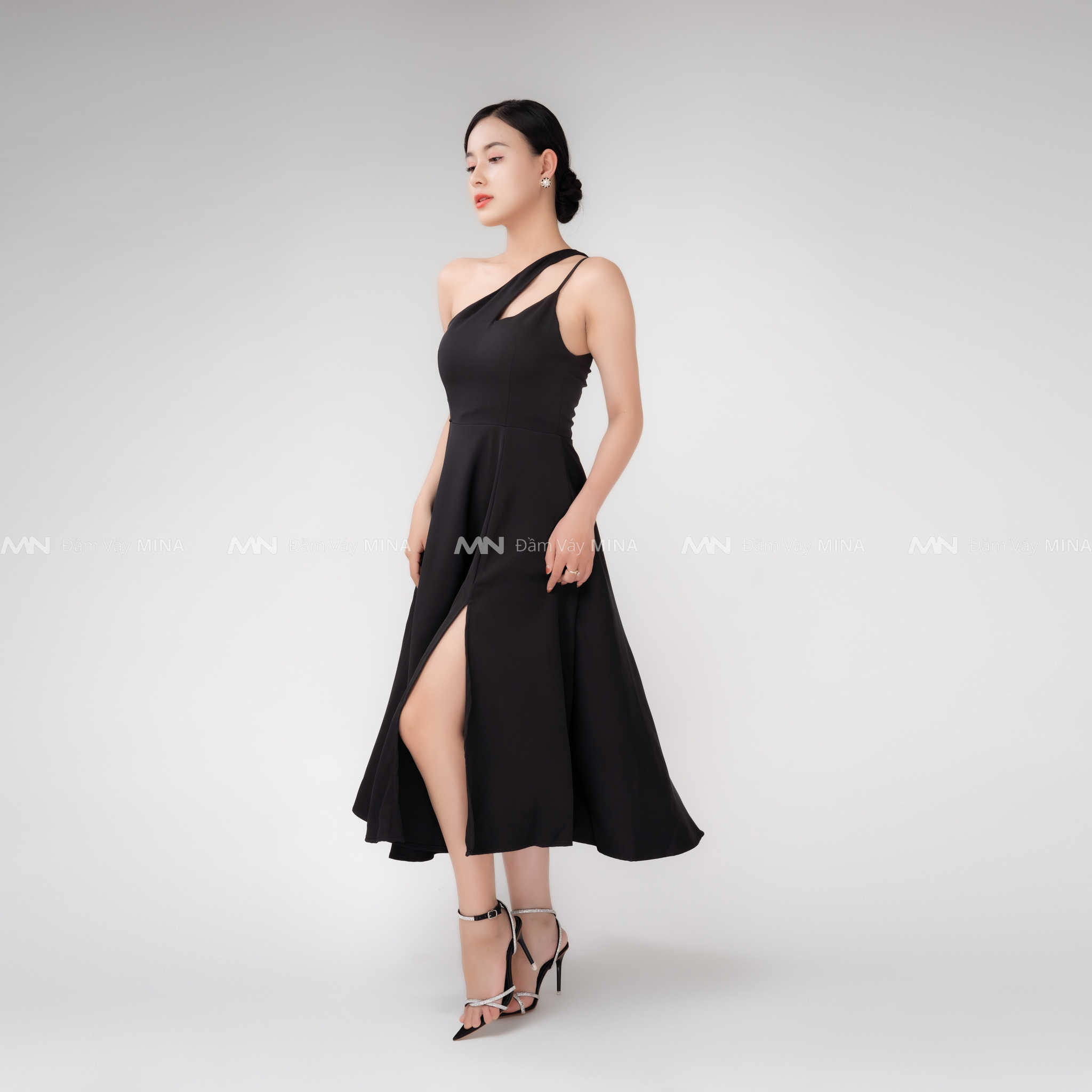 Đầm thiết kế MINA sẻ đùi gợi cảm - MN188