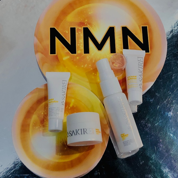 Xịt NMN &amp; HA chống lão hóa, cấp ẩm, phục hồi tế bào da Sakirei NMN Revitalize Treatment Spray 20ml