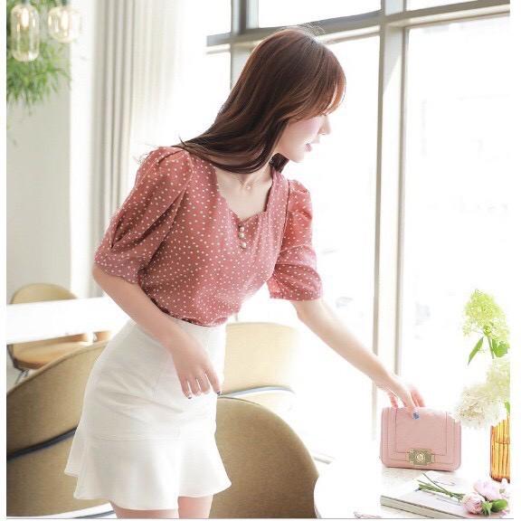 Áo kiểu nữ họa tiết chấm bi xinh xắn thích hợp mặc đi làm, dự tiệc hoặc dạo phố