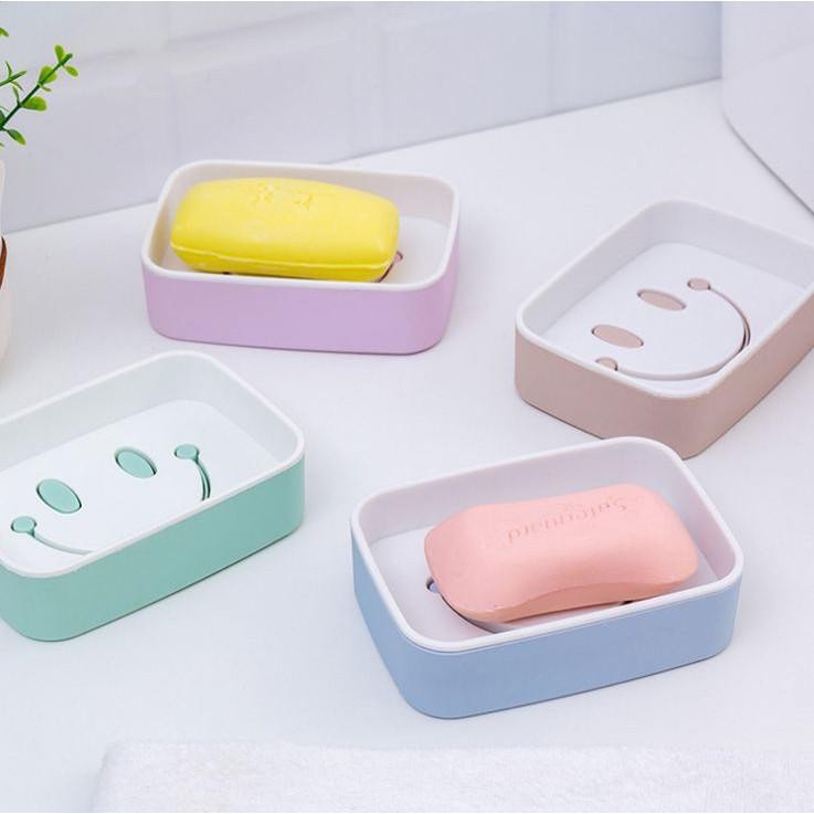 Hộp đựng xà phòng mặt cười 2 lớp giúp bạn có thể sử dụng để xà bông hoặc các vật dụng nhỏ HT632 - Giao Ngẫu Nhiên