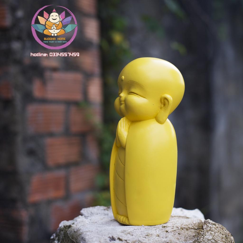 Chú tiểu decor hiện đại 21 cm trang trí nhà cửa màu vàng nhạt