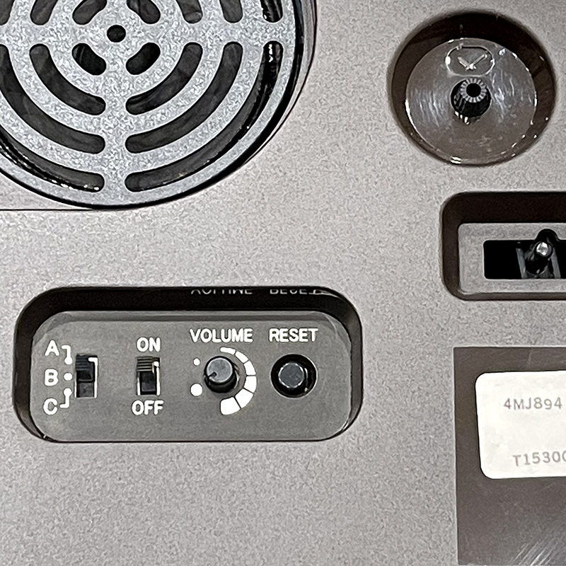 Đồng hồ Rhythm 4MJ894WU06 Kt 36.0 x 44.0 x 8.0cm, 2.5kg Vỏ gỗ. Dùng Pin.