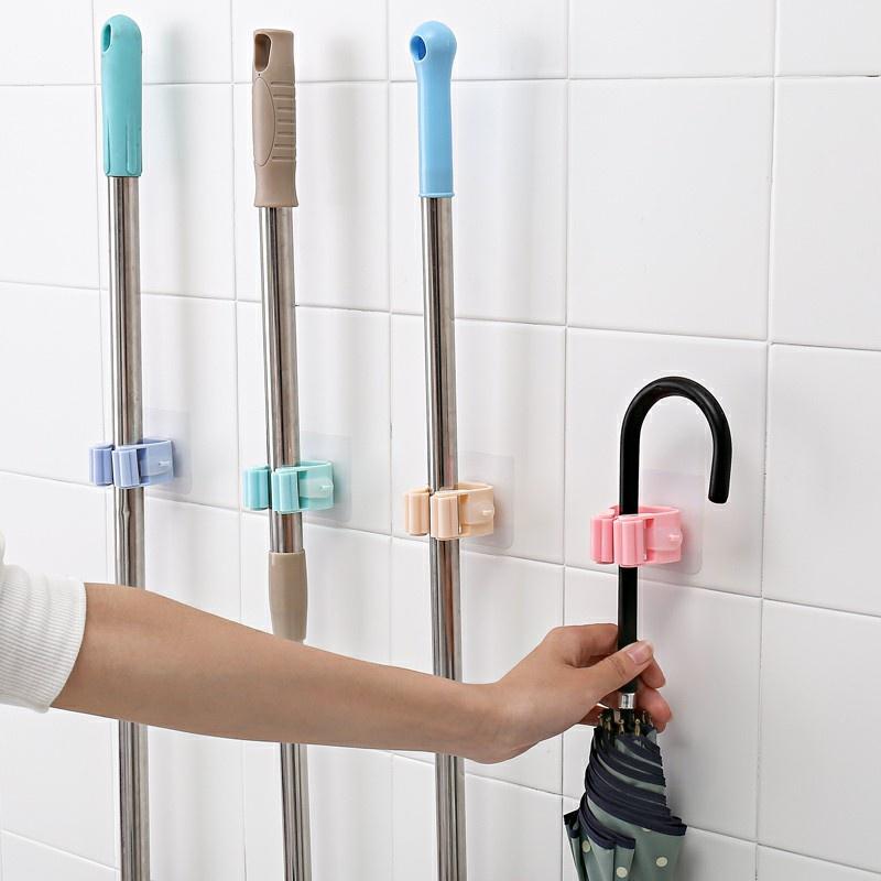 Móc Dán Tường Kẹp Treo Chổi Và Cây Lau Nhà Đa Năng