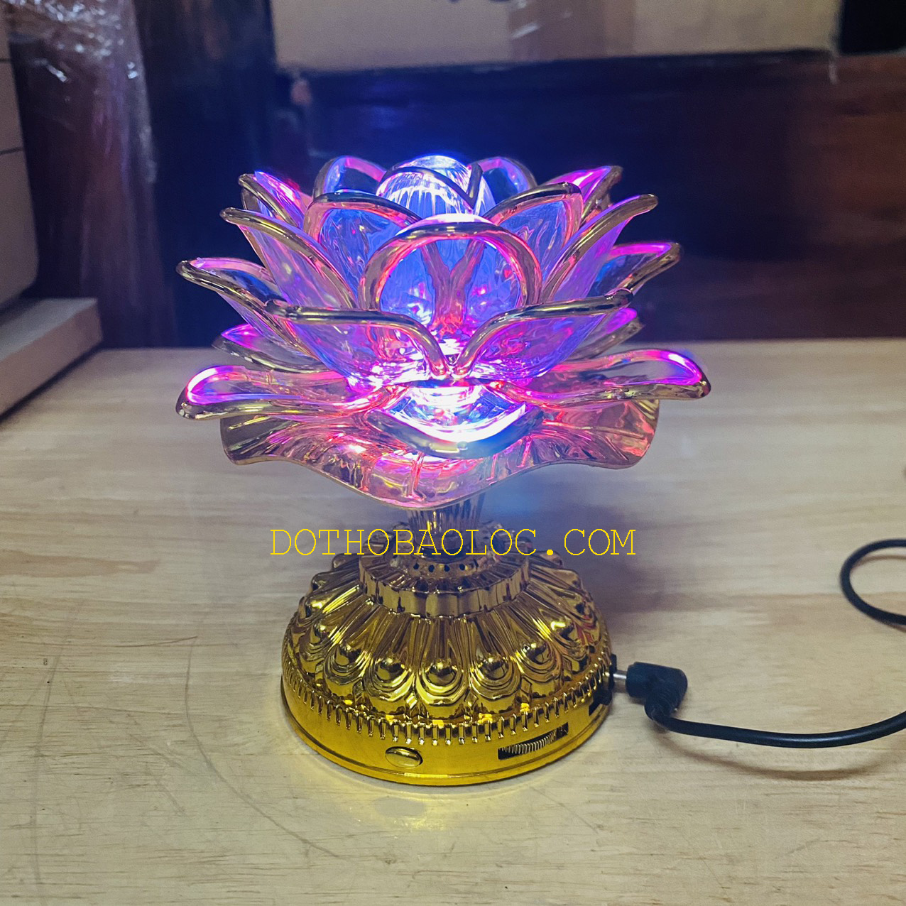 Đèn thờ led bông sen nở đổi màu kết hợp máy đọc kinh Phật nhiều bài cao 13cm