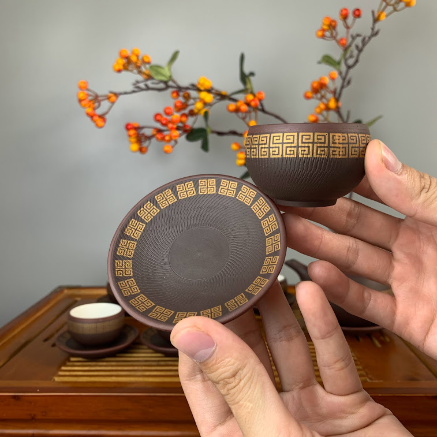Bộ ấm chén uống trà cao cấp , bộ ấm trà Bát Tràng - trường sa kẻ chỉ