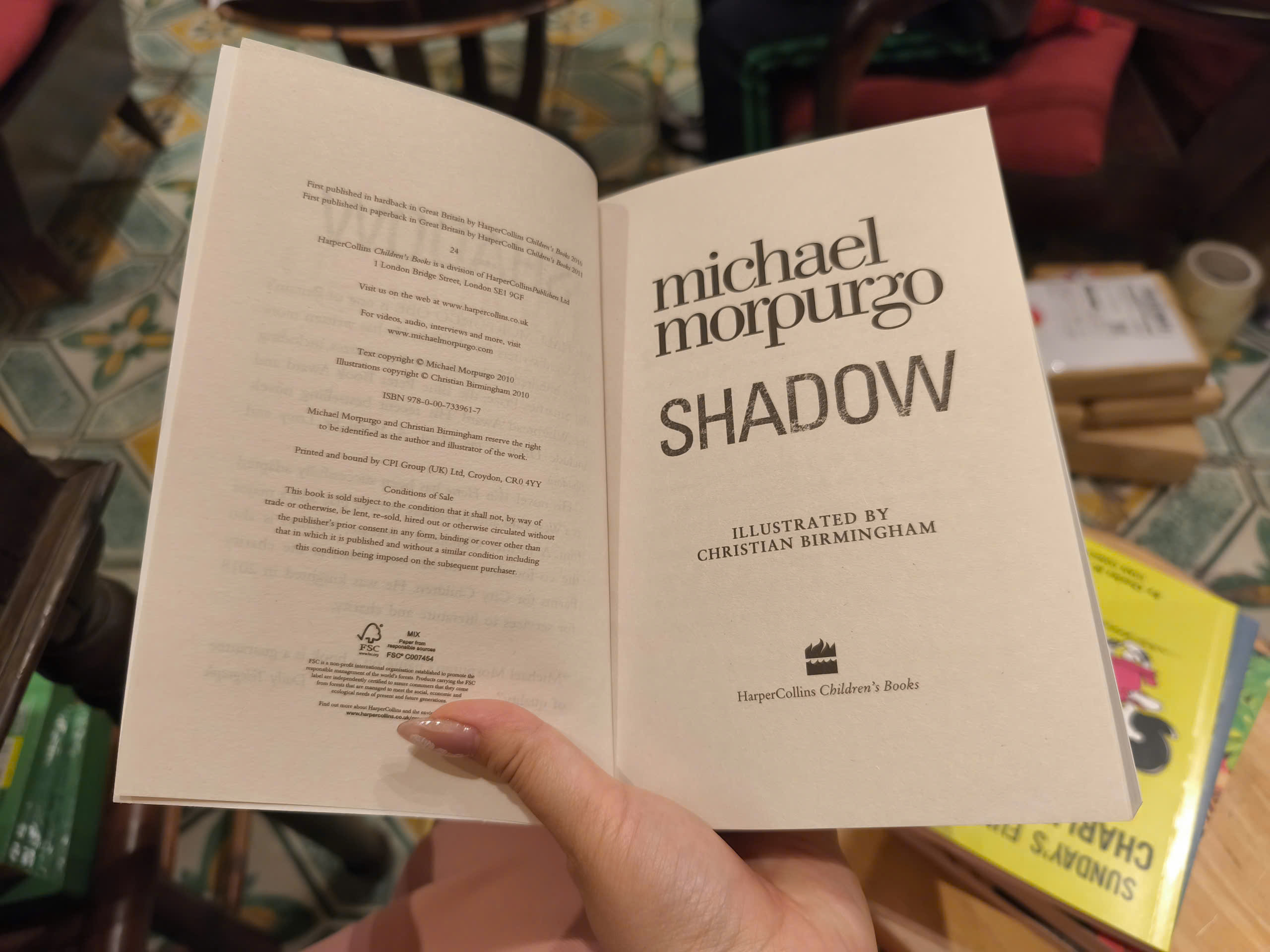 Shadow by Michael Morpurgo - Children Story book in English - Sách Ngoại Văn Nhập Khẩu