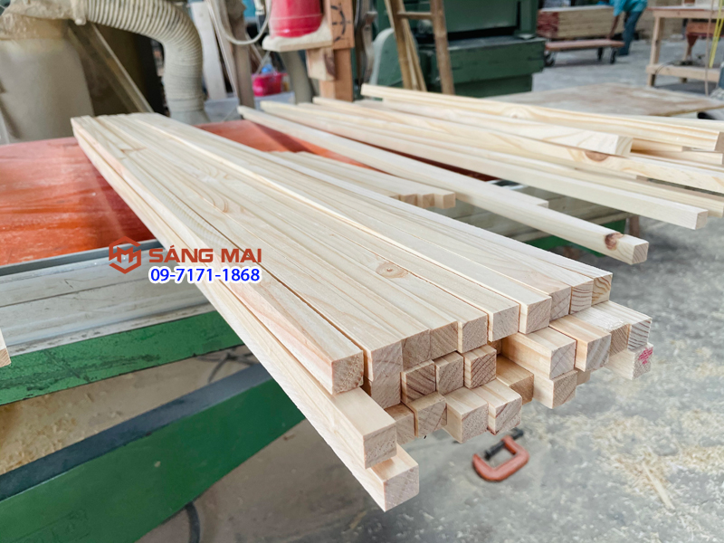 Thanh gỗ thông vuông 1,5cm x 1,5cm x dài 120cm + láng mịn 4 mặt