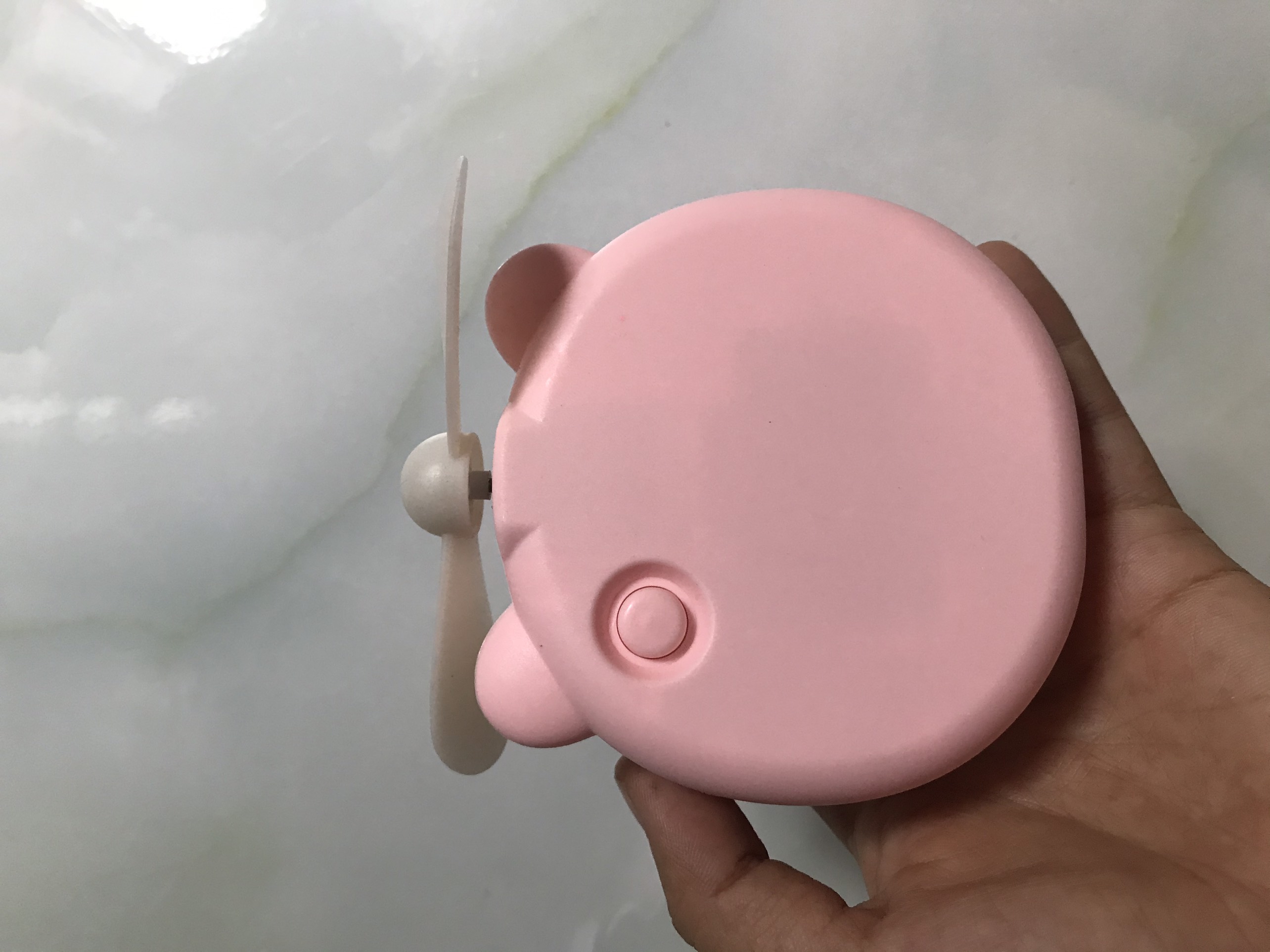 Quạt sạc mini hình heo hồng - tích hợp gương trang điểm, đèn led và quạt - kiểu dáng dễ thương, nhỏ gọn – dễ dàng mang theo