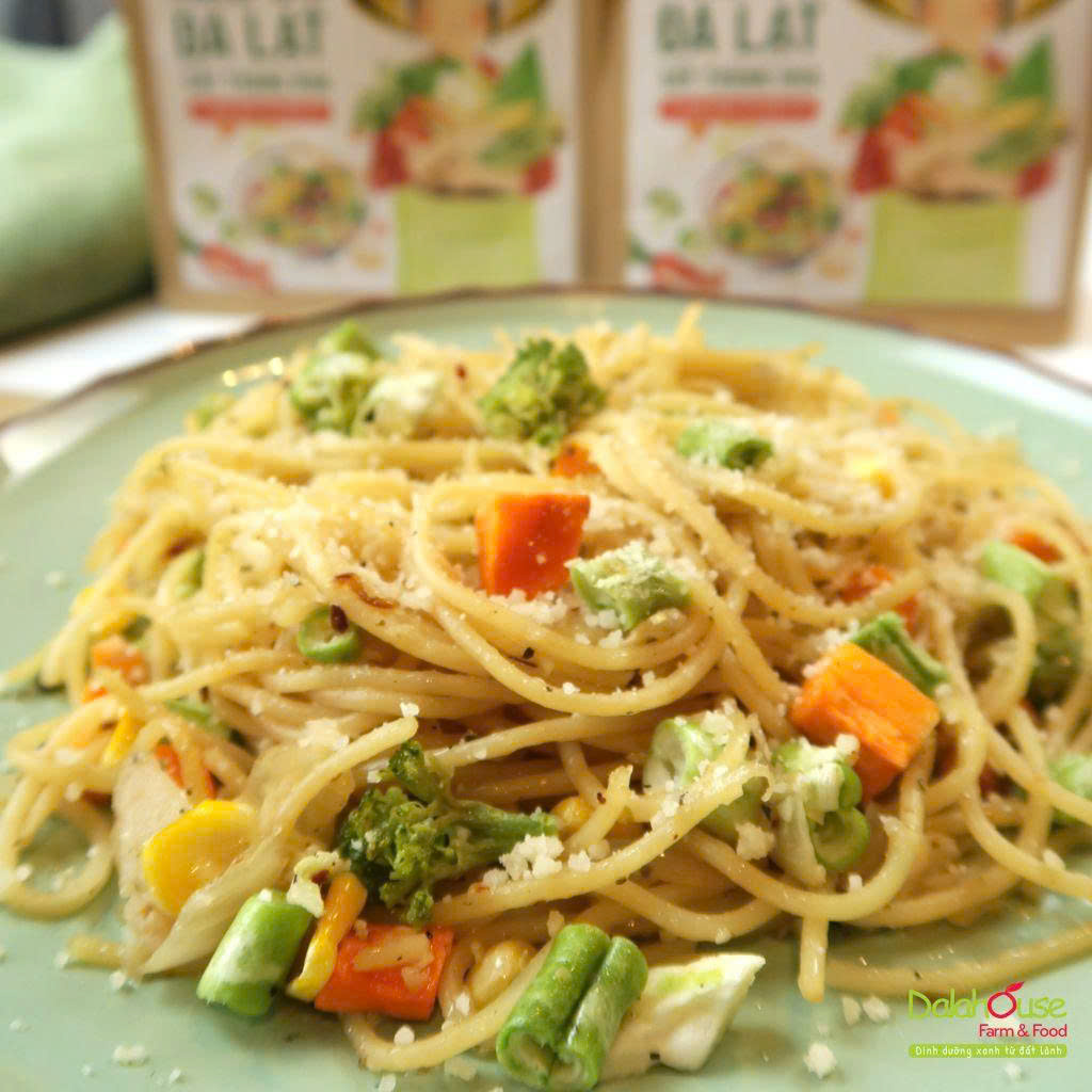 Rau Củ Đà Lạt Sấy Thăng Hoa Dalahouse Gói 50g - Rau Củ Giòn Nhẹ Tiện Lợi Dùng Nấu Mì, Cháo, Canh