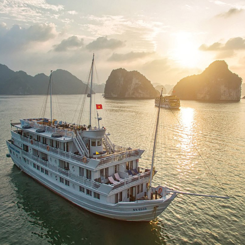 Du Thuyền 5 Sao Paradise Sails, Hạng Phòng Deluxe Balcony