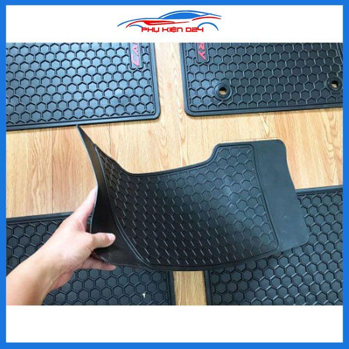 Thảm lót sàn cao su cho xe Camry 2019-2020-2021-2022 đúc liền hàng chuẩn theo xe chịu lực tốt