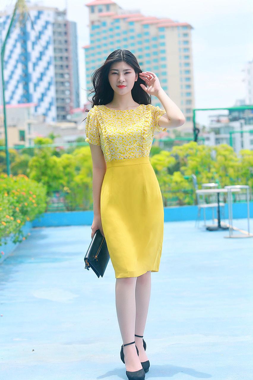 Đầm công sở phối hoa nữ cao cấp màu vàng EV03