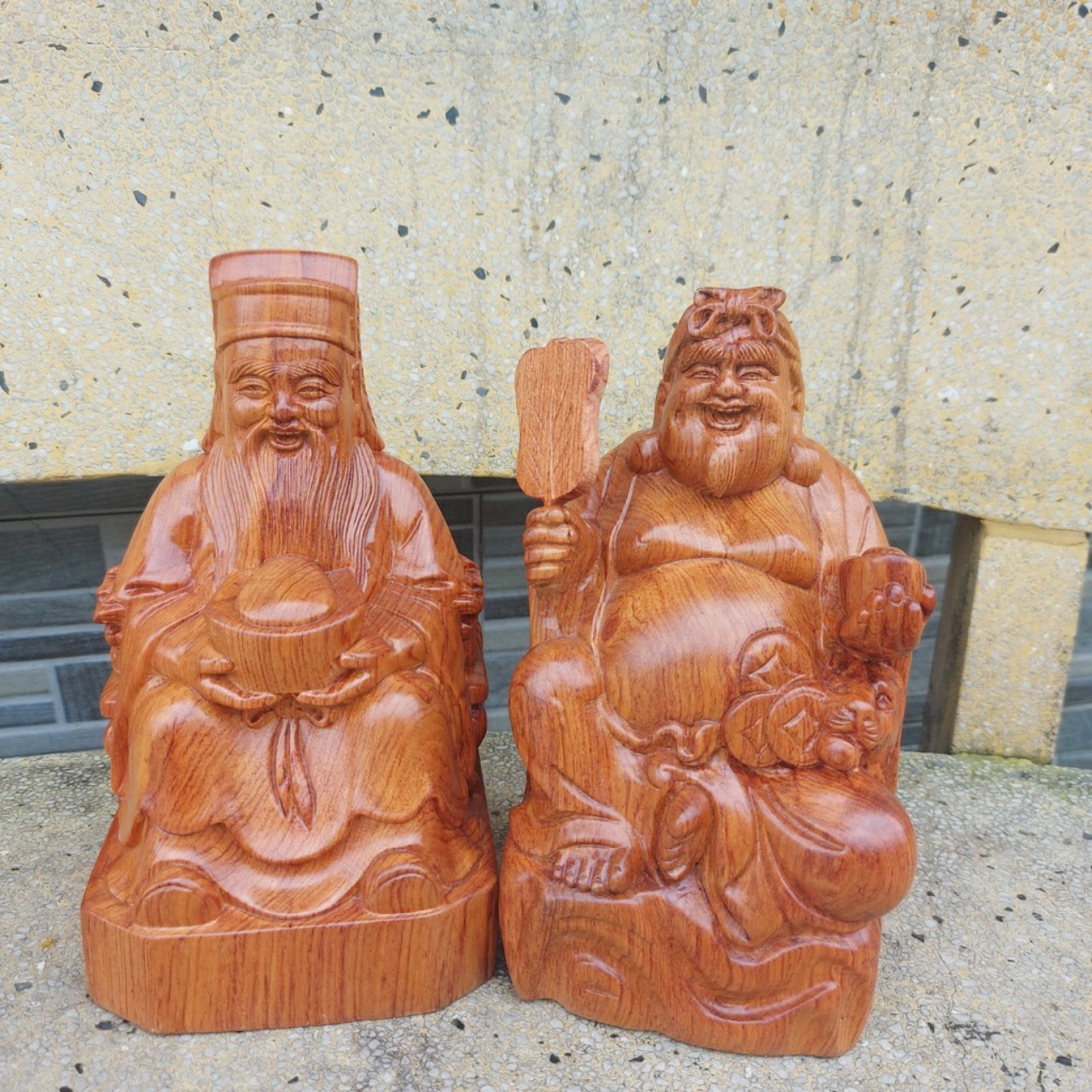 Tượng thần tài thổ địa gỗ hương nguyên khối cao 30 cm