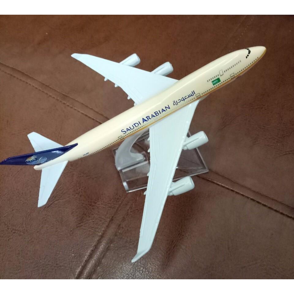 Mô hình máy bay tĩnh B747 Saudia Arabian Airlines 16cm