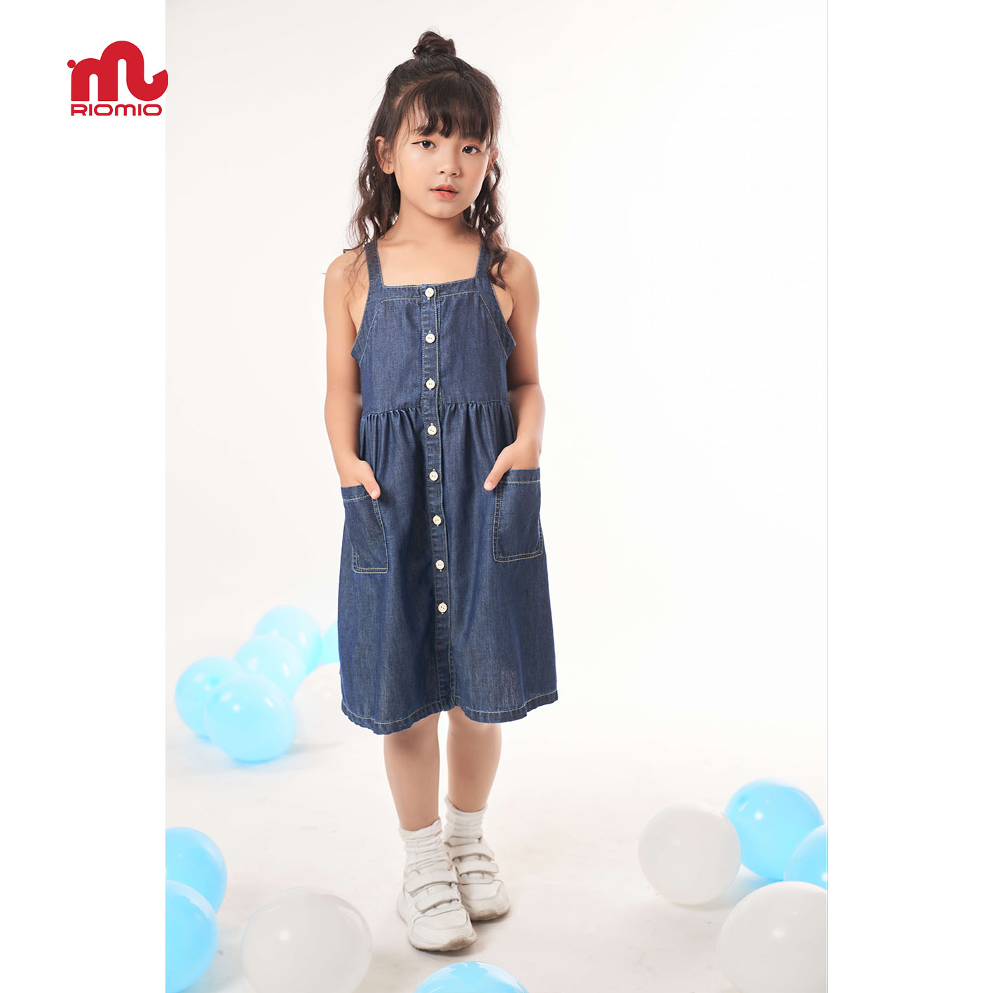 Đầm jean bé gái 2 dây 3-11 tuổi (15-40kg) dáng suông RIOMIO 100% cotton USA siêu xinh cho bé - RO211