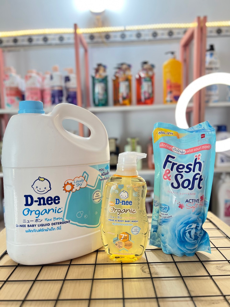 Combo gồm Giặt D-nee-tắm gội Dnee-nước xả Fresh Soft Thái Lan