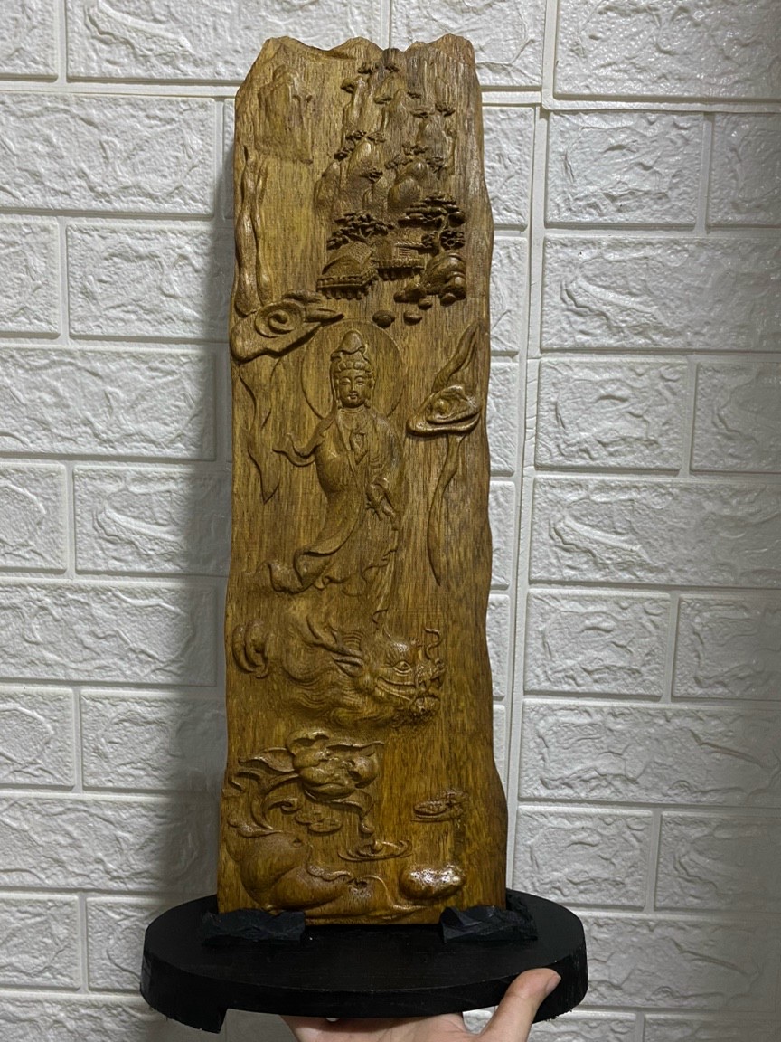 Tranh chạm khắc phật Bà Quan Thế Âm Bồ Tát bằng gỗ trầm hương
