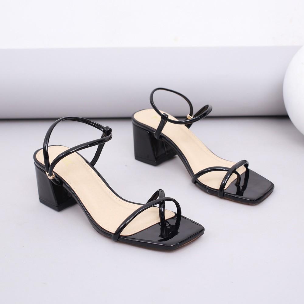 Giày Sandal Cao Gót 5cm Da Bóng Quai Mảnh Pixie X692