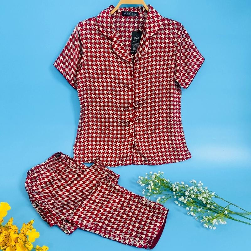 Bộ đồ Pyjama nữ, đồ mặc nhà lụa VILADY - B141 kiểu tay cộc quần dài họa tiết Ziczac chất liệu lụa Pháp (lụa latin) - Màu đỏ