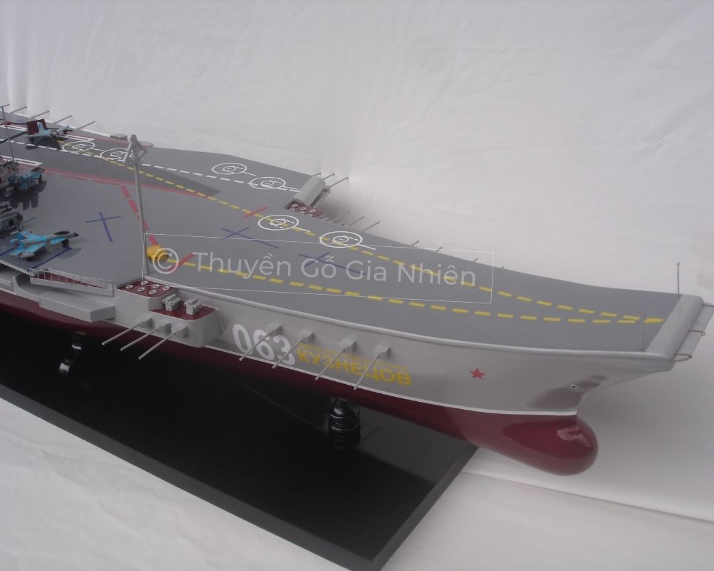 Mô Hình Thuyền Gỗ Phong Thủy Dạng Thuyền Chiến ADMIRAL KUZNETSOV Chính Hãng Hàng Xuất Khẩu Chất Lượng Cao